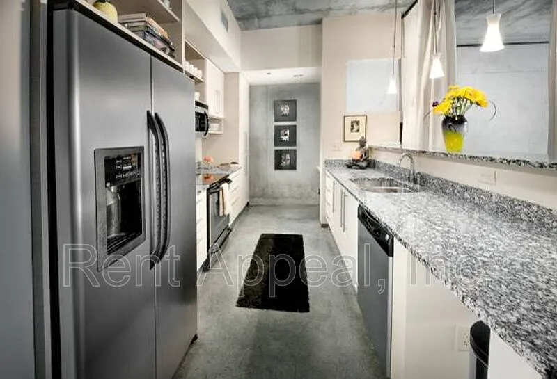 1 bed, 1.0 bath, 960 sqft, $2,100 — Photo 2