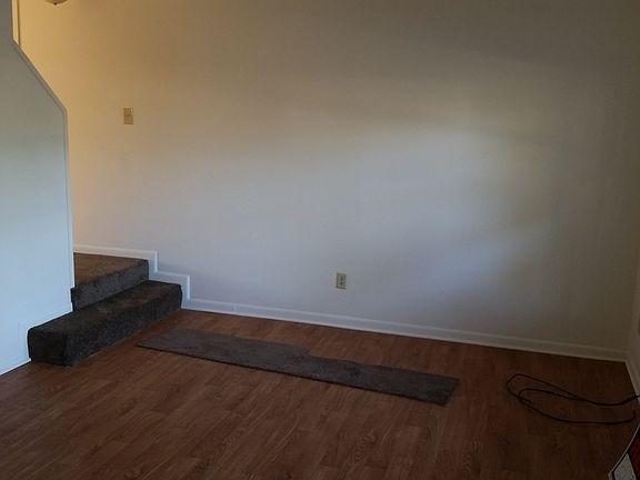 3rd image of 606 N Fairfield Dr