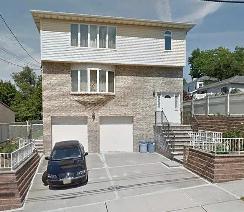 154 Sunset Ave #2