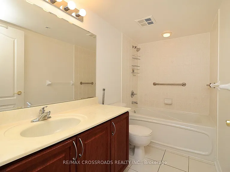 350 Princess Royal Dr #703 — Photo 16