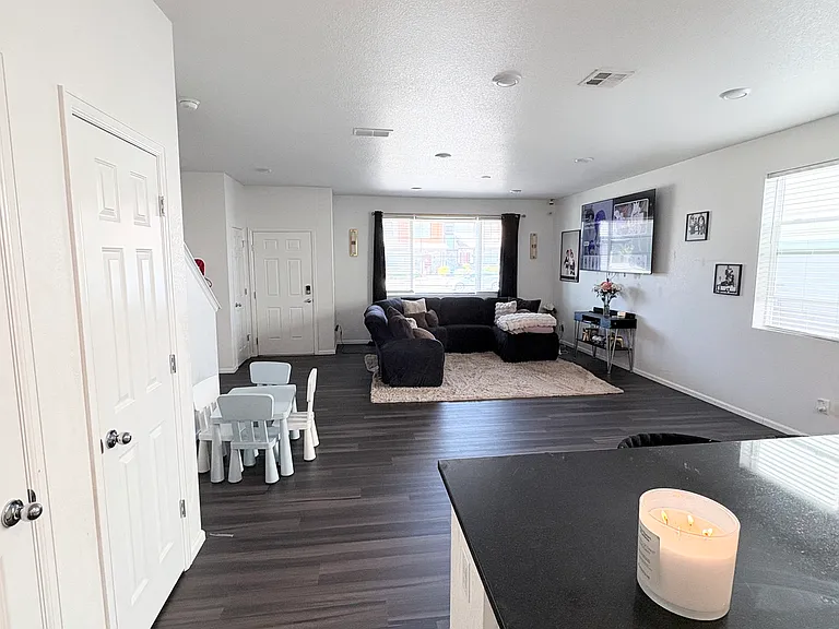 21538 E 59th Pl — Photo 5