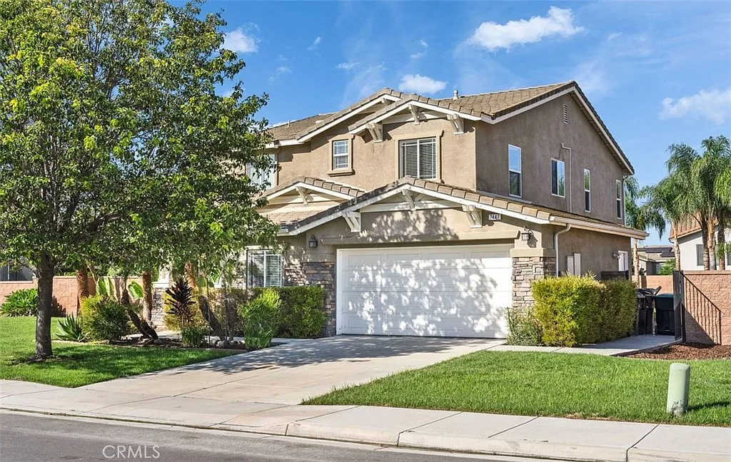 4 bed, 2582 sqft, $4,000 — Photo 1