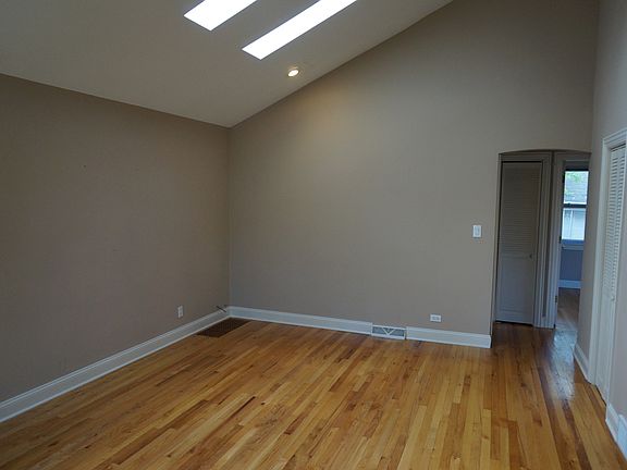 5th image of 2422 Westbrook Dr