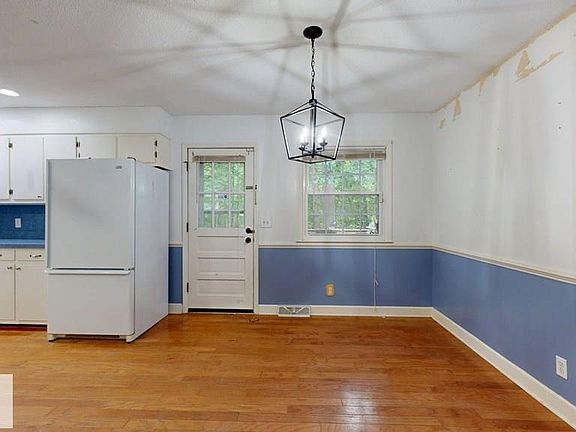 4th image of 185 Millerton Rd