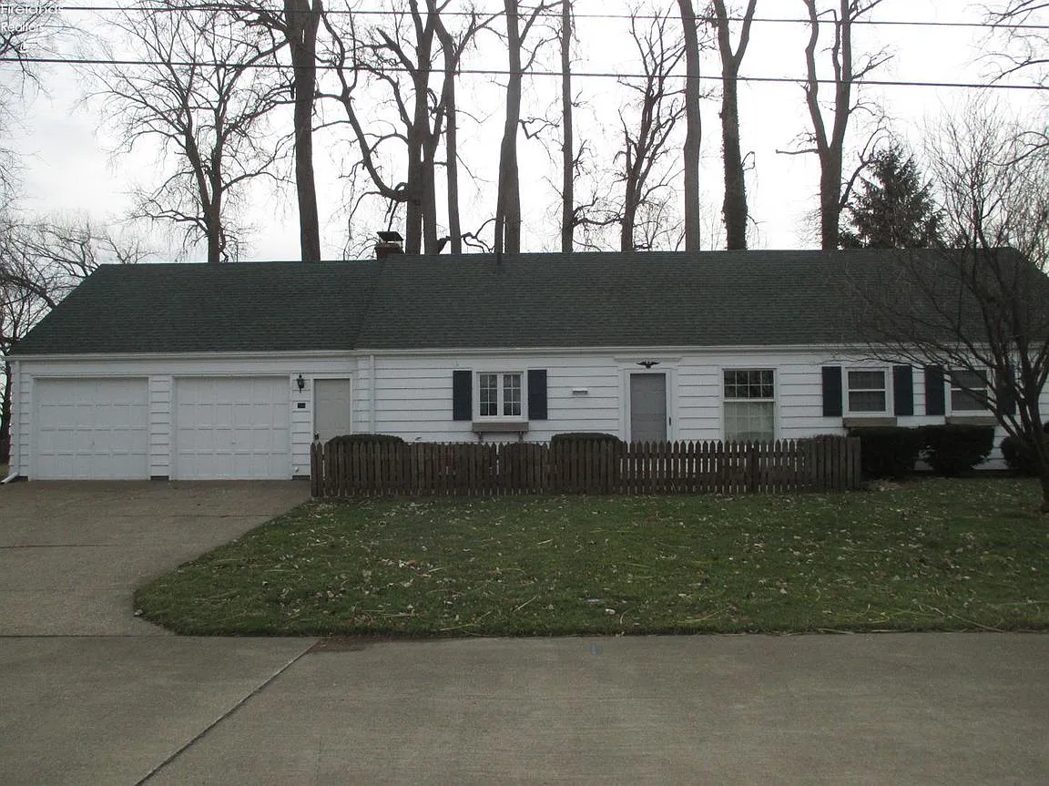 130 Bayshore Dr photo 1