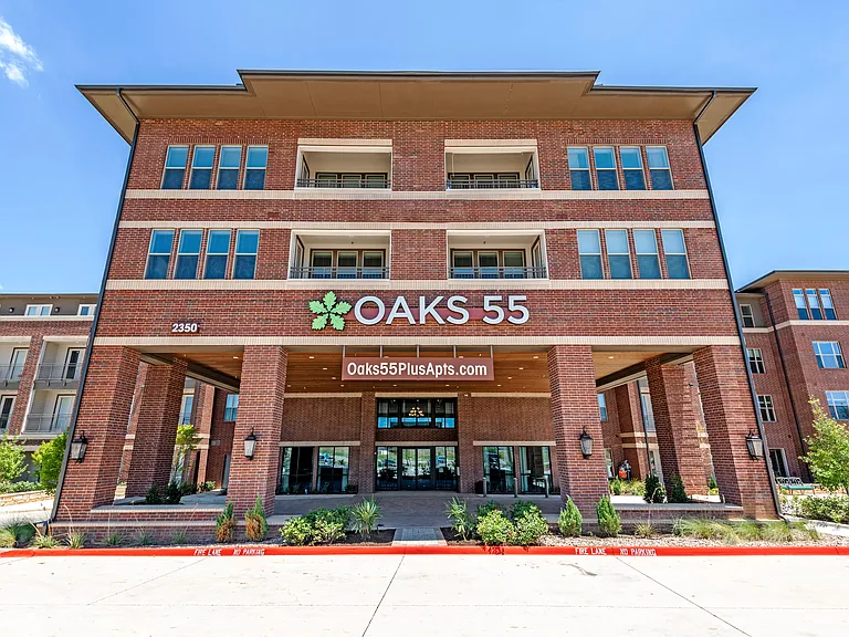 Oaks 55 — Photo 1