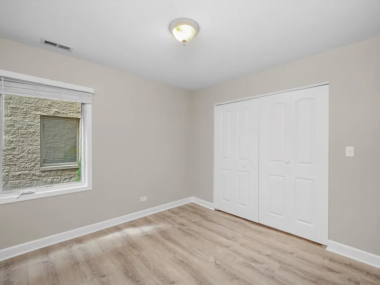 3423 Ridgeland Ave #101 — Photo 19