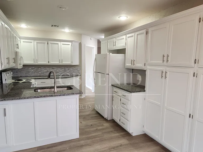 4505 Ponderosa Dr — Photo 7