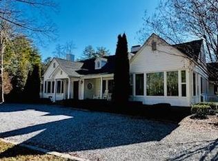 1824 Kanuga Rd, Hendersonville, NC 28739