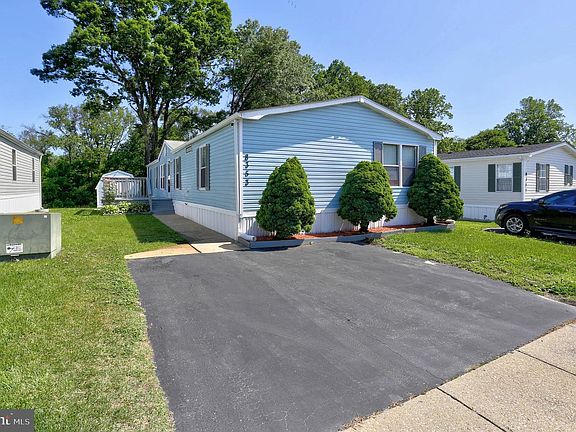 2nd image of 8353 Ashwood Rd #8353