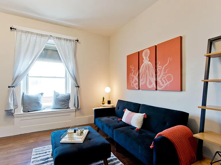 Pasadena Apartments — Photo 9
