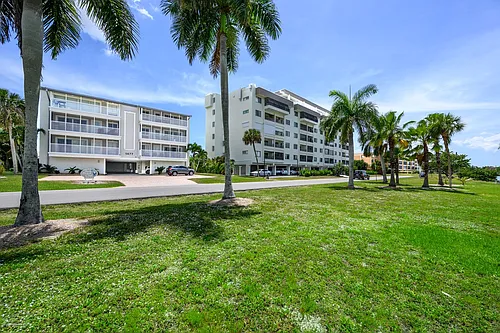 1477 Park Beach Cir Photo 1