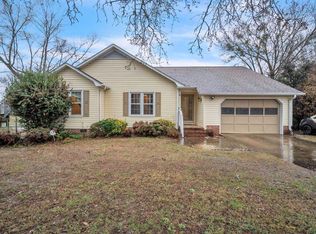 15 Fairview Pl, Greer, SC 29651