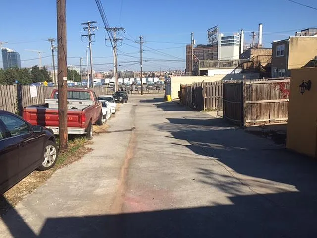 1422 Woodall St — Photo 9