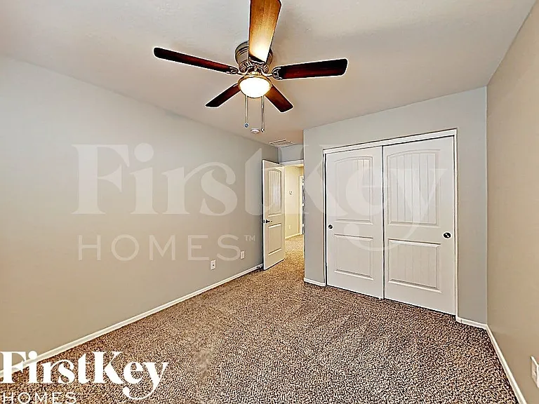 12061 W Rowel Rd — Photo 8
