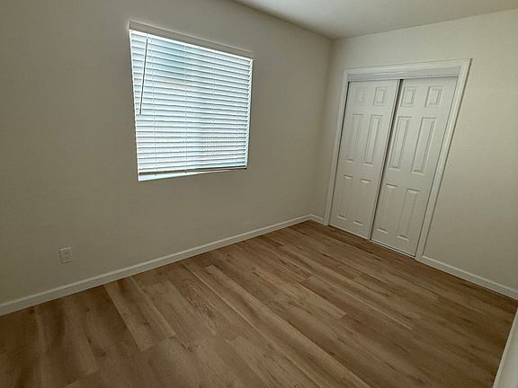 4th image of 452 Clarke St #1