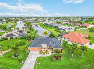 15 Medalist Ter, Rotonda West, FL 33947