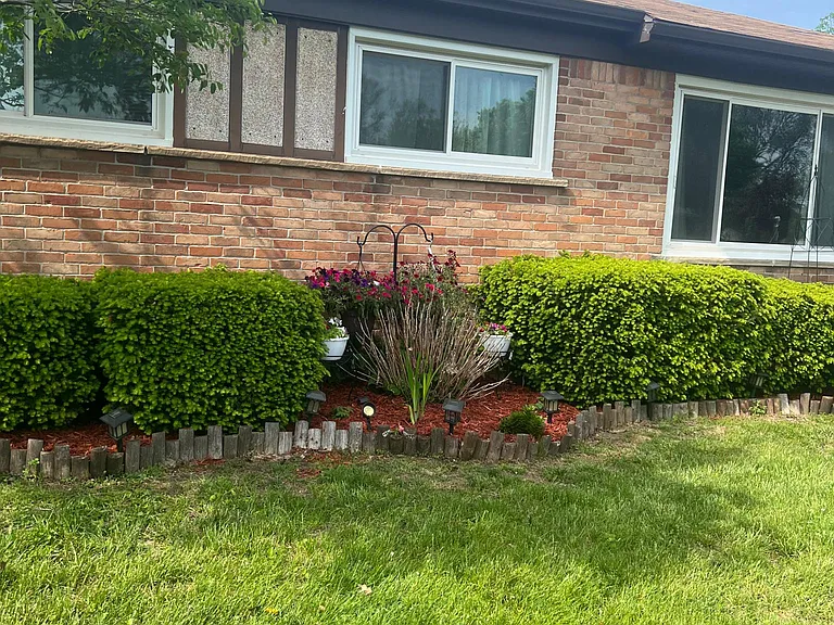 32030 Grandview Ave — Photo 1