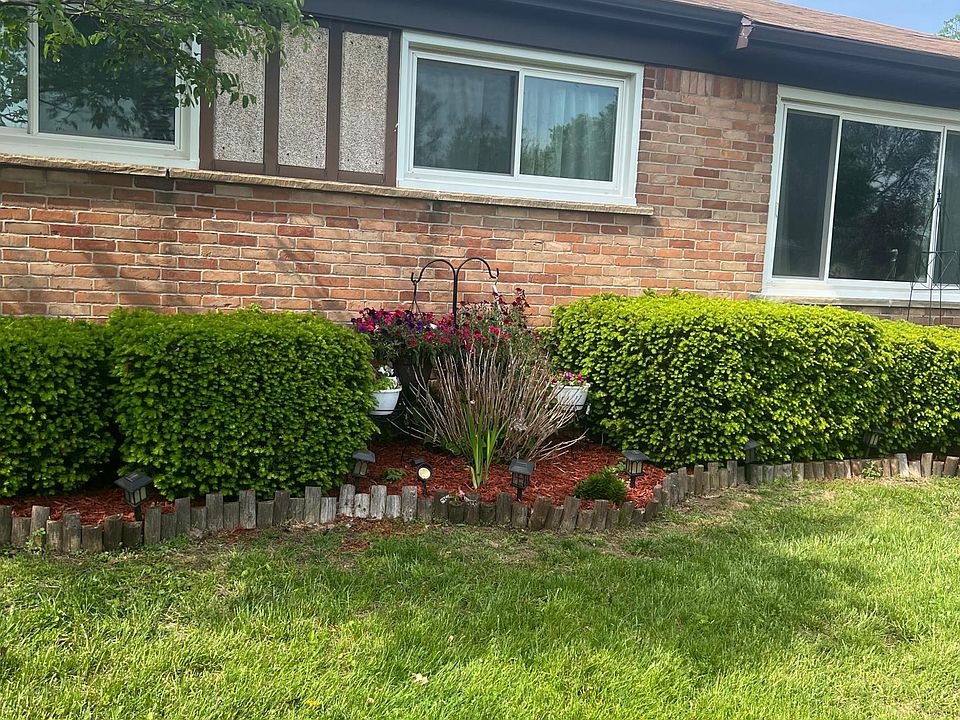 1st image of 32030 Grandview Ave