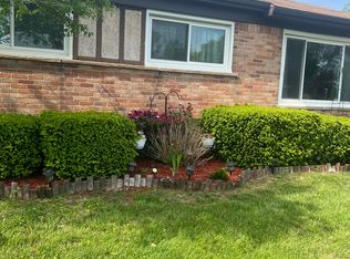 32030 Grandview Ave, Westland, MI 48186