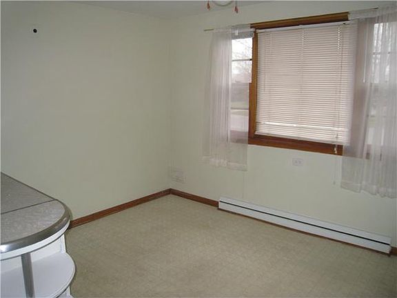 5th image of 28 Delmar Ave