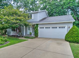 6211 N Teal Wood Cir, Peoria, IL 61615
