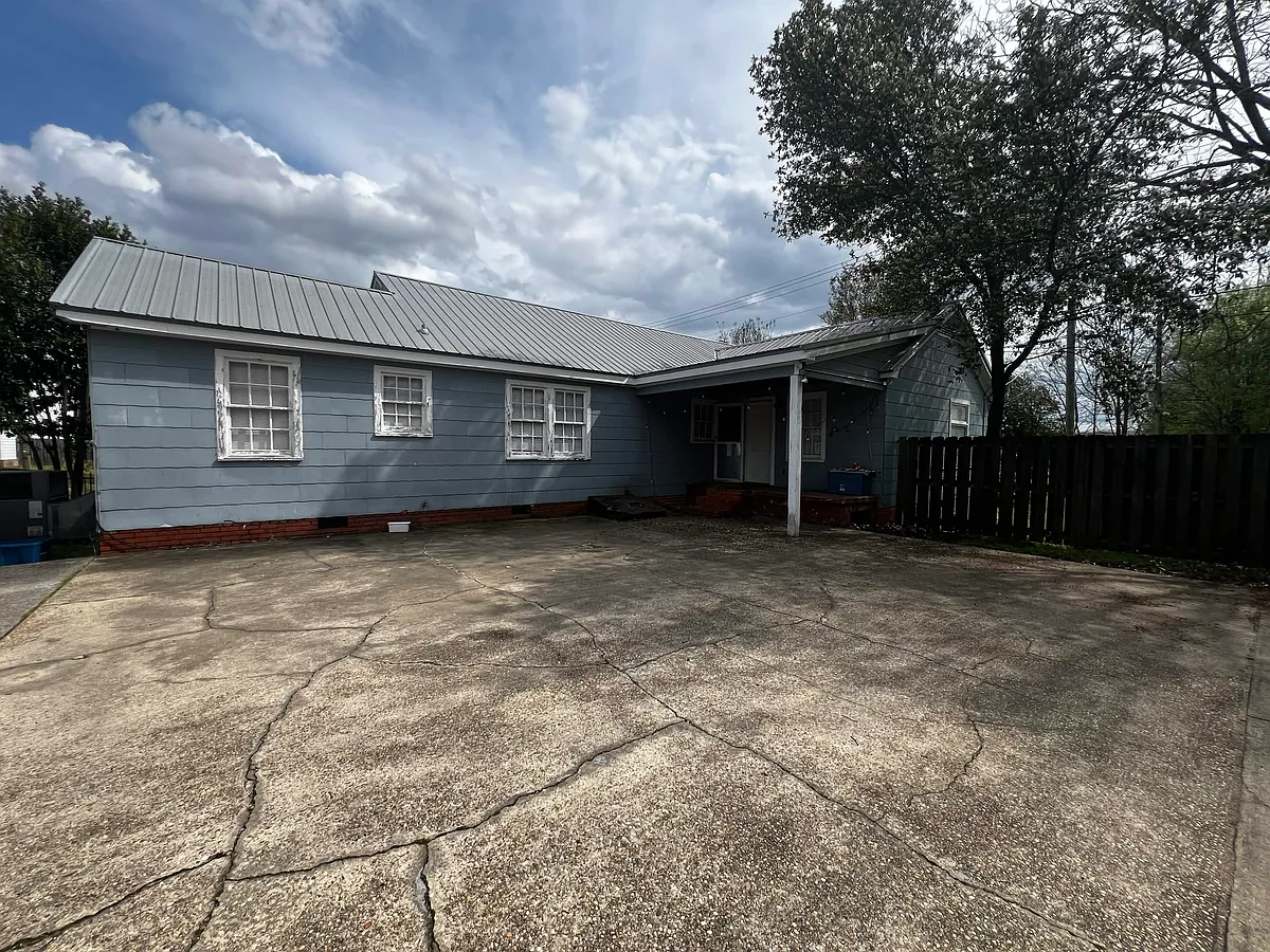 Building Photo - 1730 3rd Ave