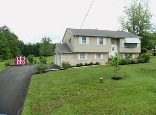 2308 Yarnall Rd, Pottstown, PA 19464