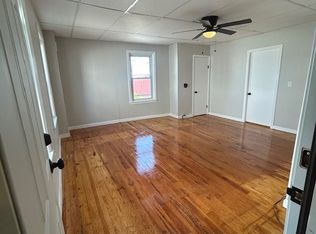 19 Clement Street, Tiverton, RI 02878