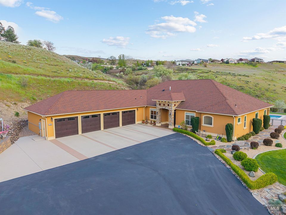 1st image of 3703 Rio Vista Dr
