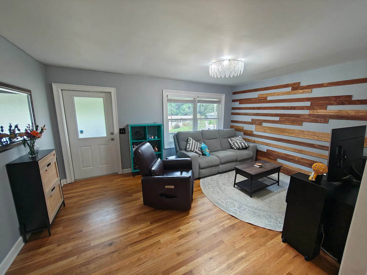 3190 Crestview Cir — Photo 1