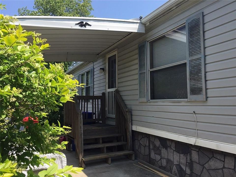 1st image of 142 Trinity Dr