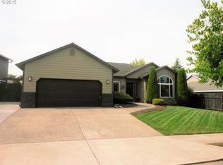 21995 NE Fairview Lake Way, Fairview, OR 97024
