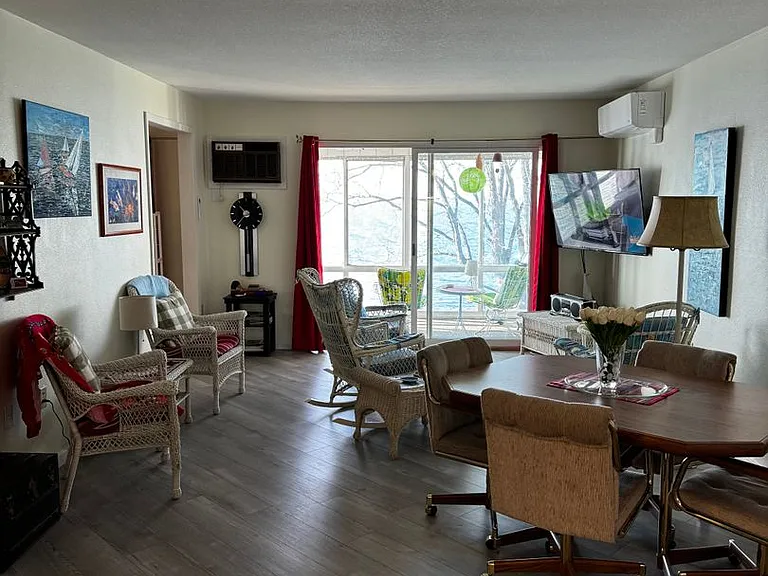 315 Park Lake Blvd #411 — Photo 2