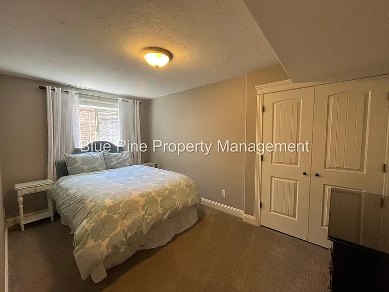 340 Chateau Dr #1 — Photo 25