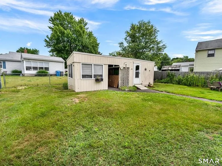 607 Hartford Rd — Photo 11