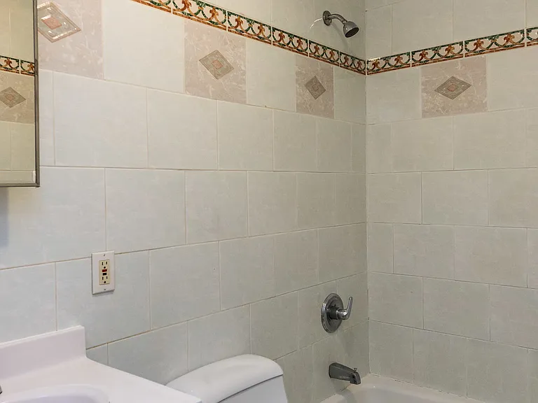 300 Jefferson St #1L — Photo 7