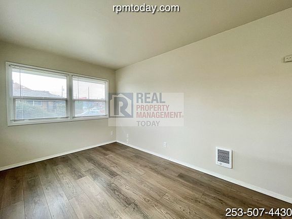2nd image of 3841 S Park Ave APT 1
