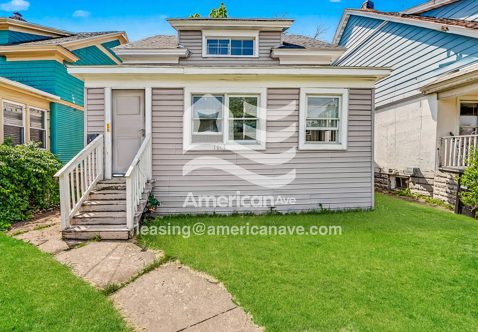 3 bed, 1.5 bath, 1419 sqft, $1,572 — Photo 1