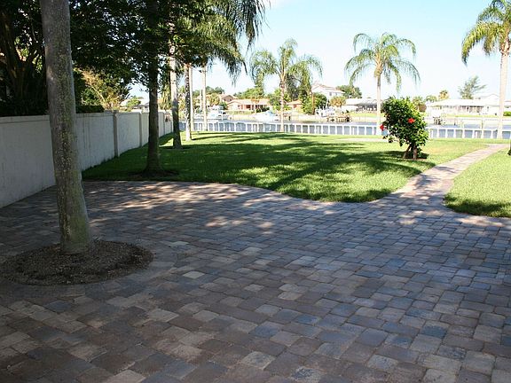 Side yard (south)