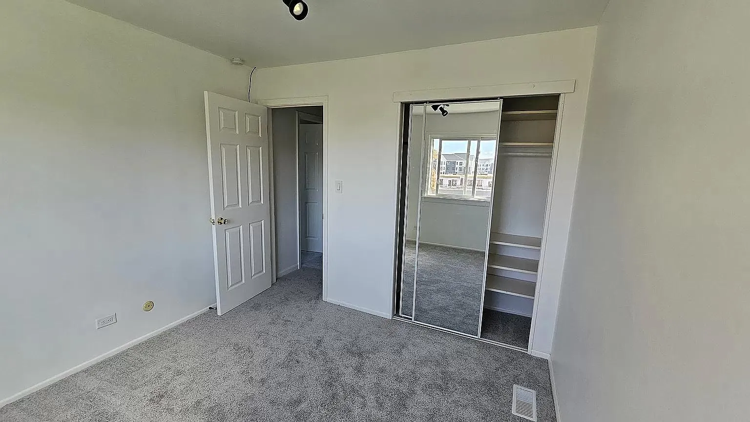 1674 Cornell Dr — Photo 3