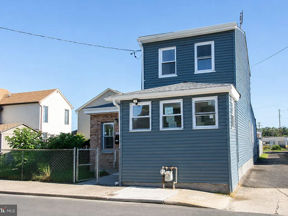 606 Green St