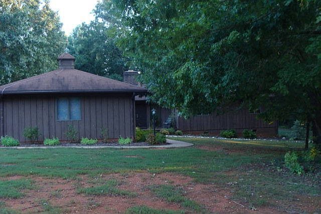 1st image of 165 Whipporwill Ln