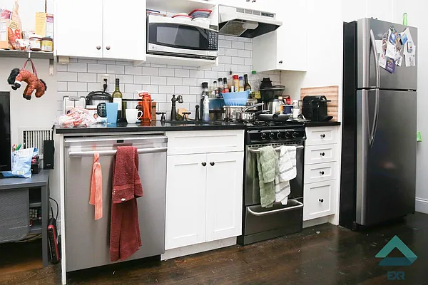 Rented by EXR | media 19