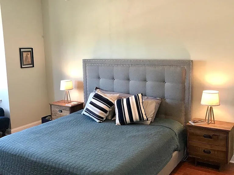 3rd floor master bedroom (king size bed in picture)