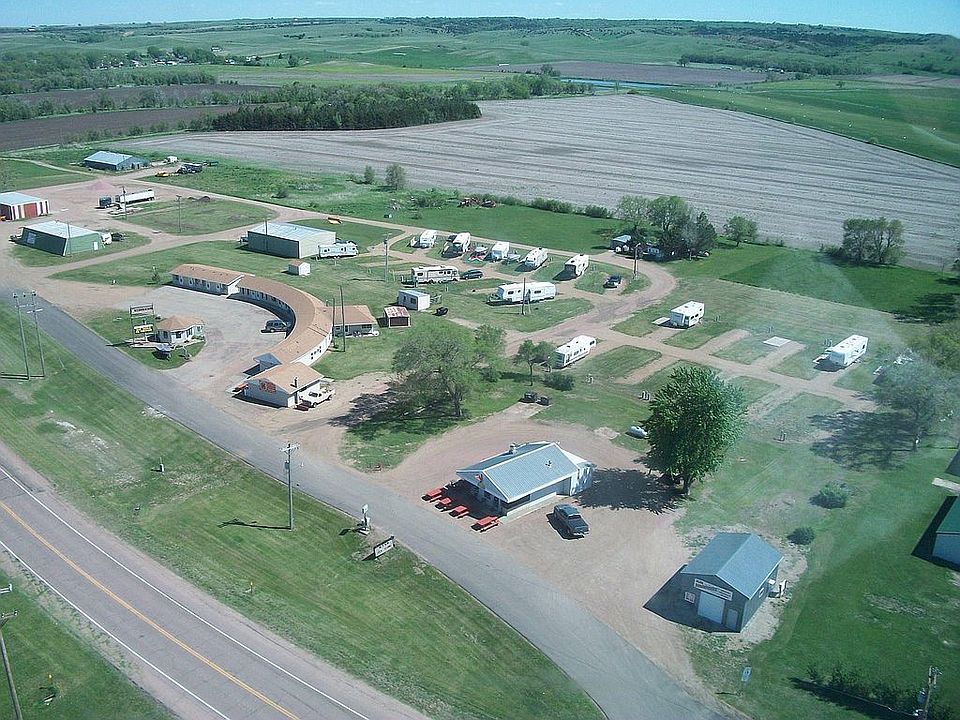 Circle H Motel/Backyard Camp