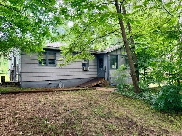 104 Grace St, Tonganoxie, KS 66086