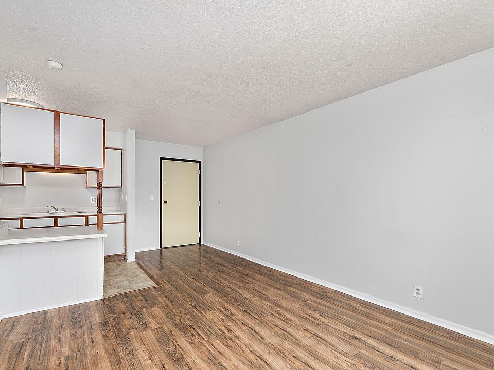 1st image of 1602 Brookside Dr #322