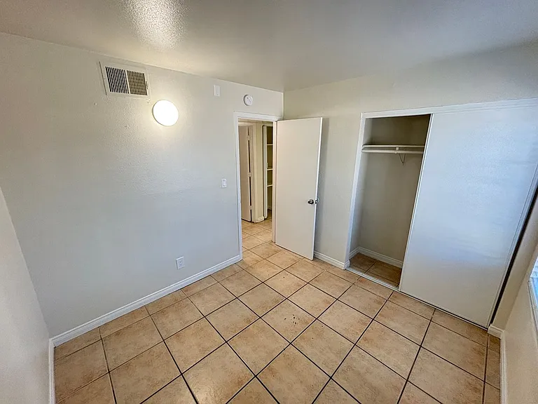 1420 Putnam Ave #4 — Photo 14