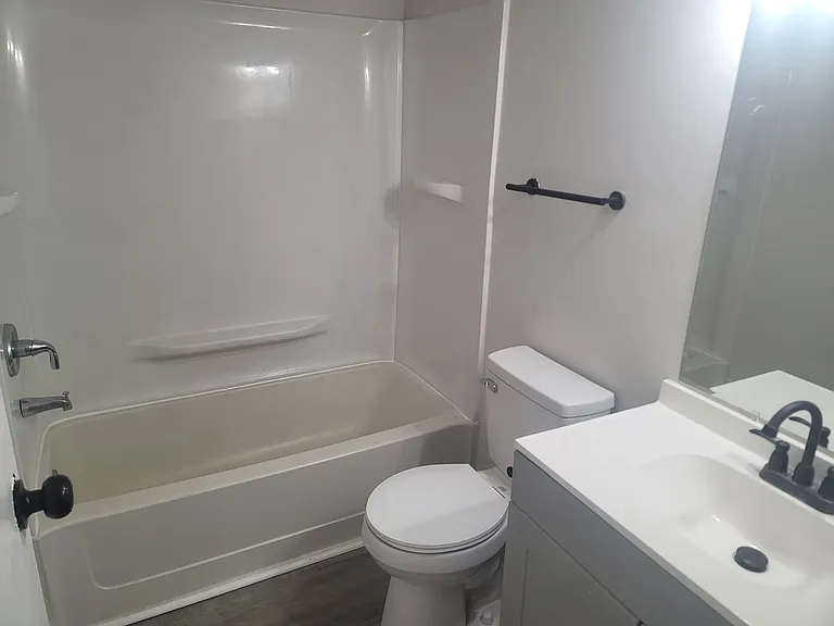 elmtree1401b — Photo 11